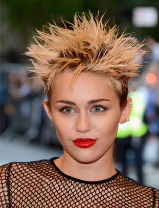 Miley Cyrus Just Went On A Massive Twitter Rant About Her Breakup With Liam Hemsworth