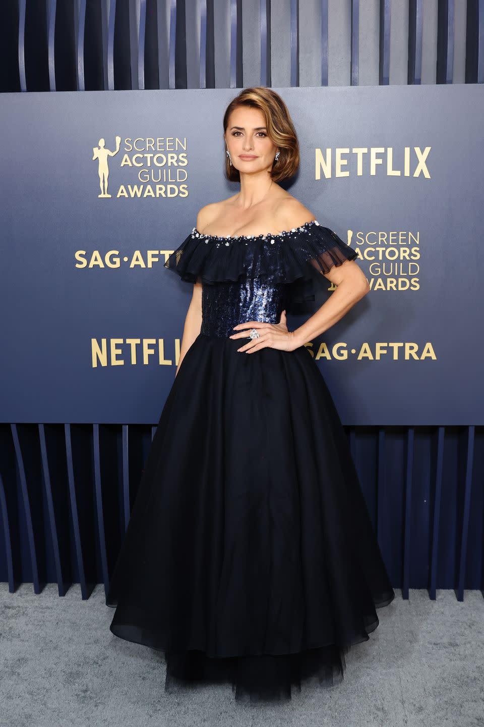 los angeles, california february 24 peneacutelope cruz attends the 30th annual screen actors guild awards at shrine auditorium and expo hall on february 24, 2024 in los angeles, california photo by amy sussmanwireimage