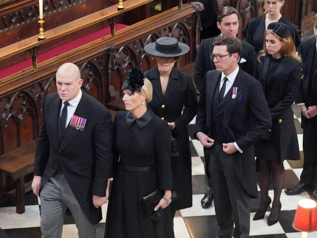 Members of the Royal family (left to right, from front) Mike Tindall and Zara Tindall, Princess Eugenie and Jack Brooksbank , Princess Beatrice and Edoardo Mapelli Mozzi, arrive at Westminster Abbey in London on September 19, 2022, for the State Funeral Service for Britain&#39;s Queen Elizabeth II. - Leaders from around the world will attend the state funeral of Queen Elizabeth II. The country&#39;s longest-serving monarch, who died aged 96 after 70 years on the throne, will be honoured with a state funeral on Monday morning at Westminster Abbey. (Photo by Dominic Lipinski / POOL / AFP) (Photo by DOMINIC LIPINSKI/POOL/AFP via Getty Images)