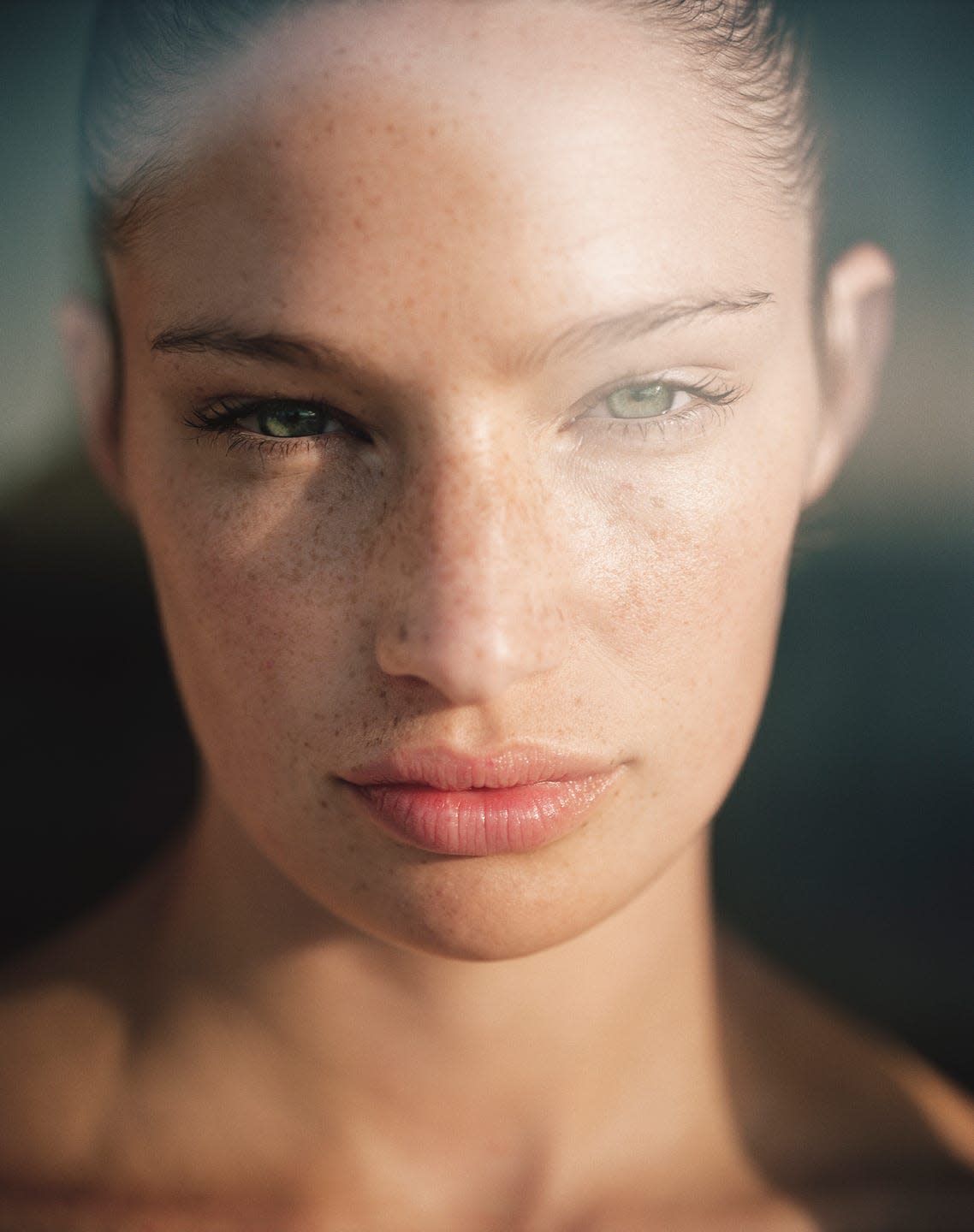 young woman, portrait, close up