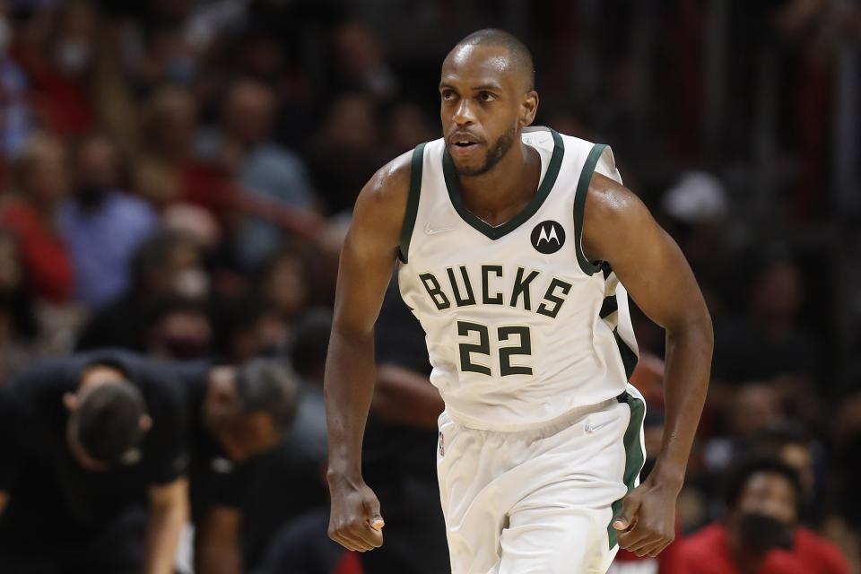 MIAMI, FLORIDA - OCTOBER 21: Khris Middleton #22 of the Milwaukee Bucks in action against the Miami Heat at FTX Arena on October 21, 2021 in Miami, Florida. NOTE TO USER: User expressly acknowledges and agrees that, by downloading and or using this photograph, User is consenting to the terms and conditions of the Getty Images License Agreement. (Photo by Michael Reaves/Getty Images)