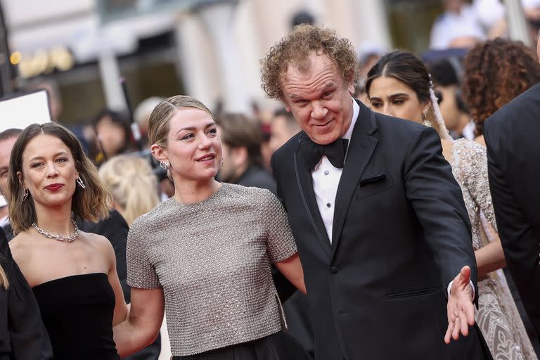 Paula Beer, Emilie Dequenne y John C. Reilly desfilaron divertidos en la previa a las primeras proyecciones