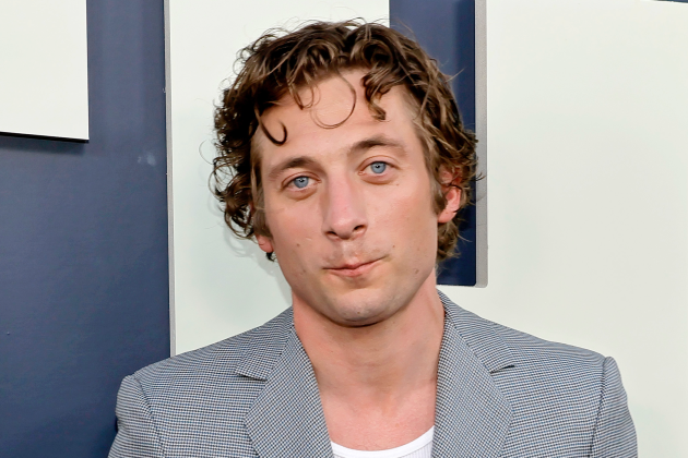 Jeremy Allen White's Hair Is Doing Something Truly Magical in His