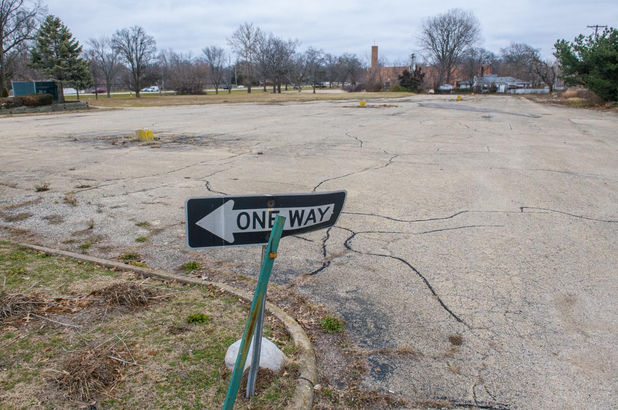 A new gas station has been proposed for this vacant lot at 3616 N. Sheridan Road near War Memorial Drive in Peoria.