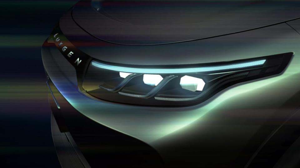 可以看到頭燈造型不一樣之外，車頭也改掛Luxgen字樣的英文銘牌。(圖片來源/ Luxgen)