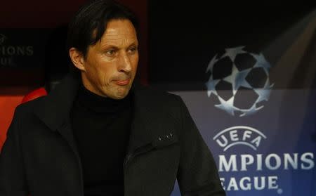 Football Soccer - Bayer 04 Leverkusen v AS Monaco - UEFA Champions League Group Stage - Group E - BayArena, Leverkusen, Germany - 07/12/16 - Bayer 04 Leverkusen's coach Roger Schmidt before the match REUTERS/Wolfgang Rattay