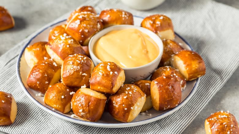 Pretzel bites with cheese dip