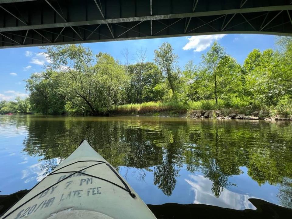 Kayaking is a popular summertime activity with rentals offered along the Tuscarawas and Cuyahoga Rivers, as well as at marinas in Stark Parks.