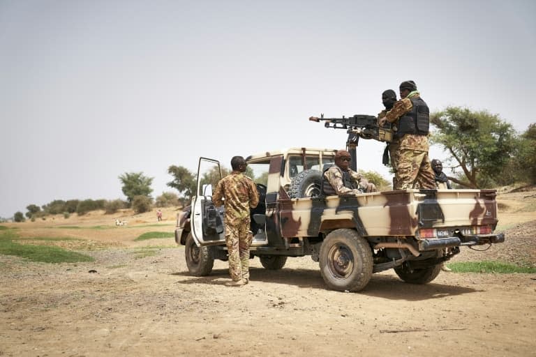 Des soldats maliens en patrouille dans le centre du pays en février 2020 - MICHELE CATTANI © 2019 AFP