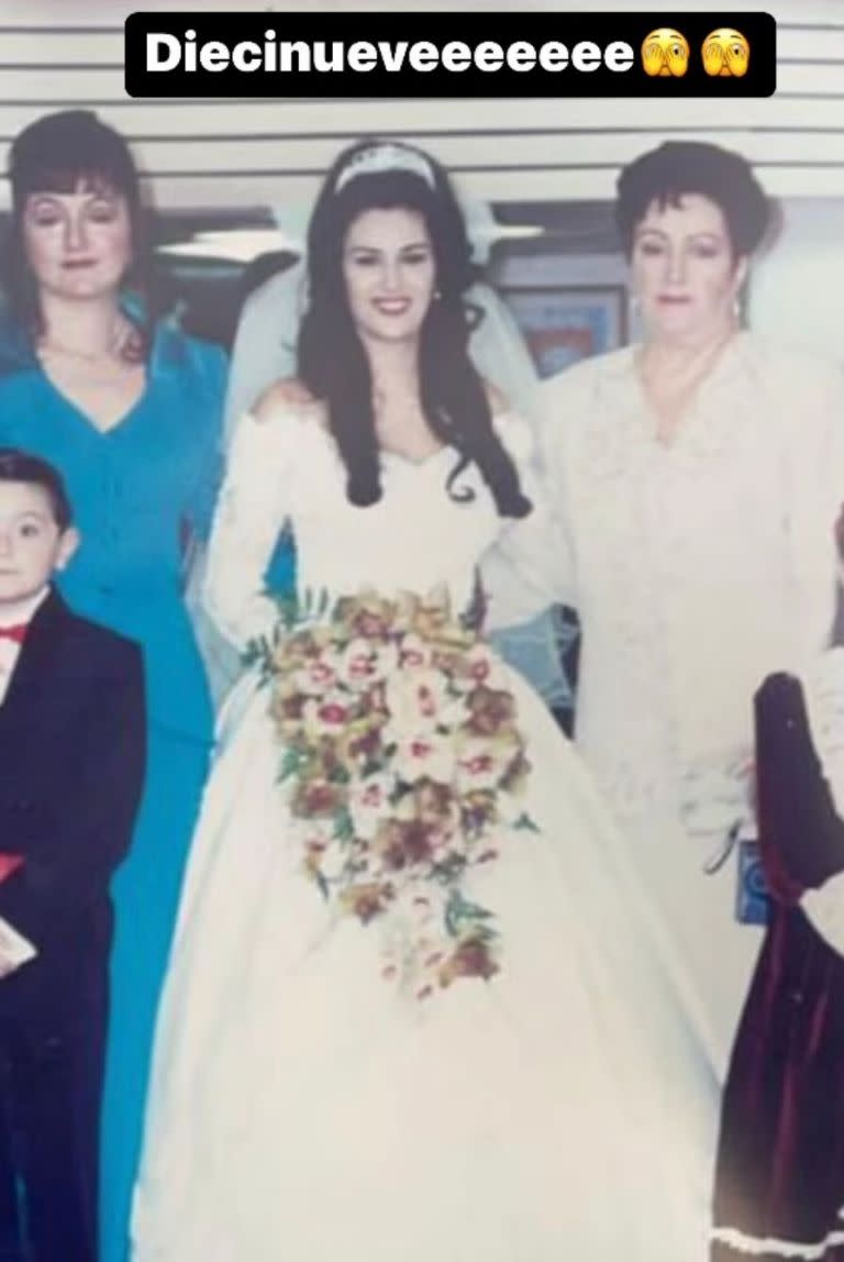 Foto de la boda de Ninel Conde cuando tenía 19 años. (Vía El Universal)