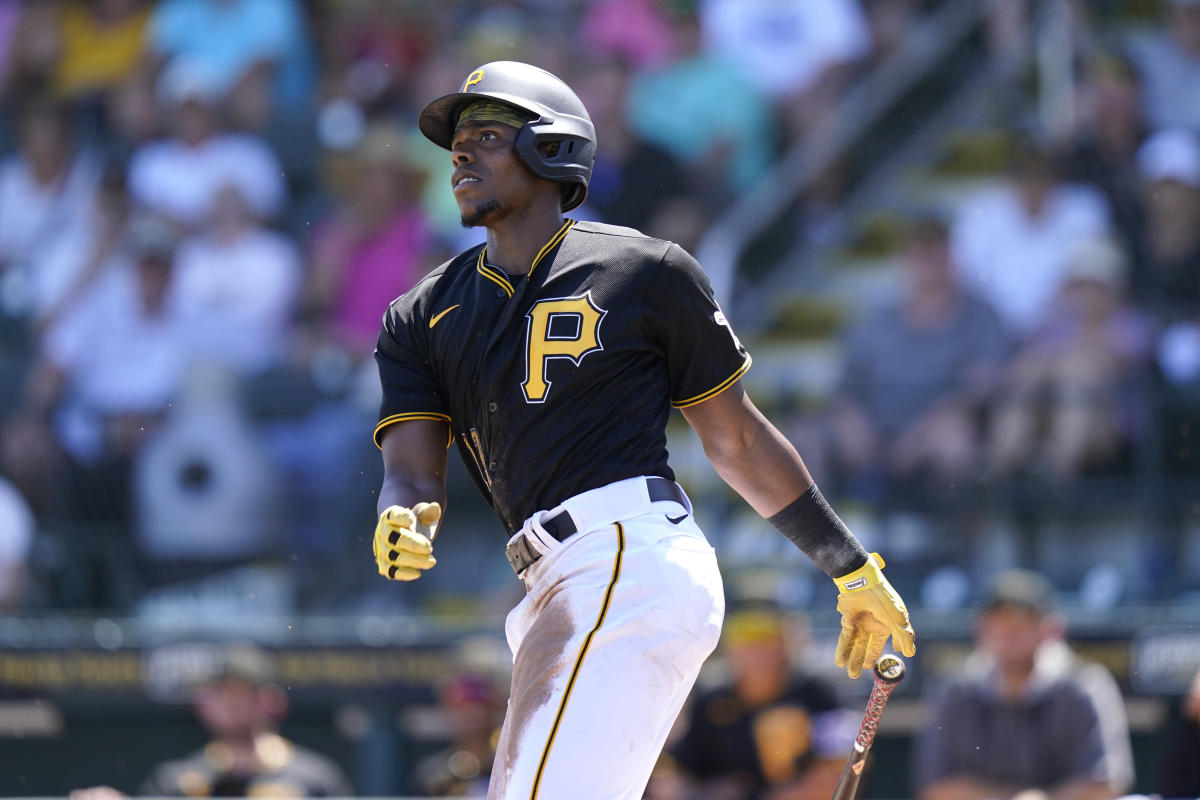 Ke'Bryan Hayes Lifting Baseballs, Self - MLB Trade Rumors