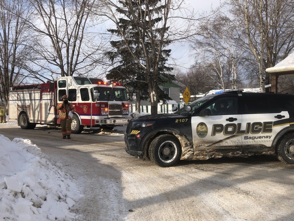 Emergency services in the city of Saguenay responded to an explosion inside a home Monday morning. Three people were killed and a neighbour says the windows at the front of the house were blown out. (Lynda Paradis/Radio-Canada - image credit)