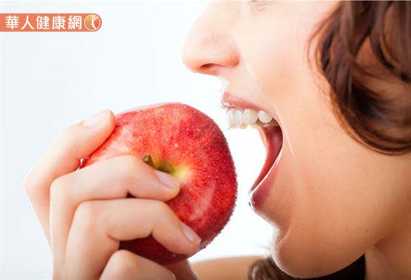 蘋果中所含的原花青素(proanthocyanidin)，能夠有效幫助消化吸收、降低血液中的中性脂肪。