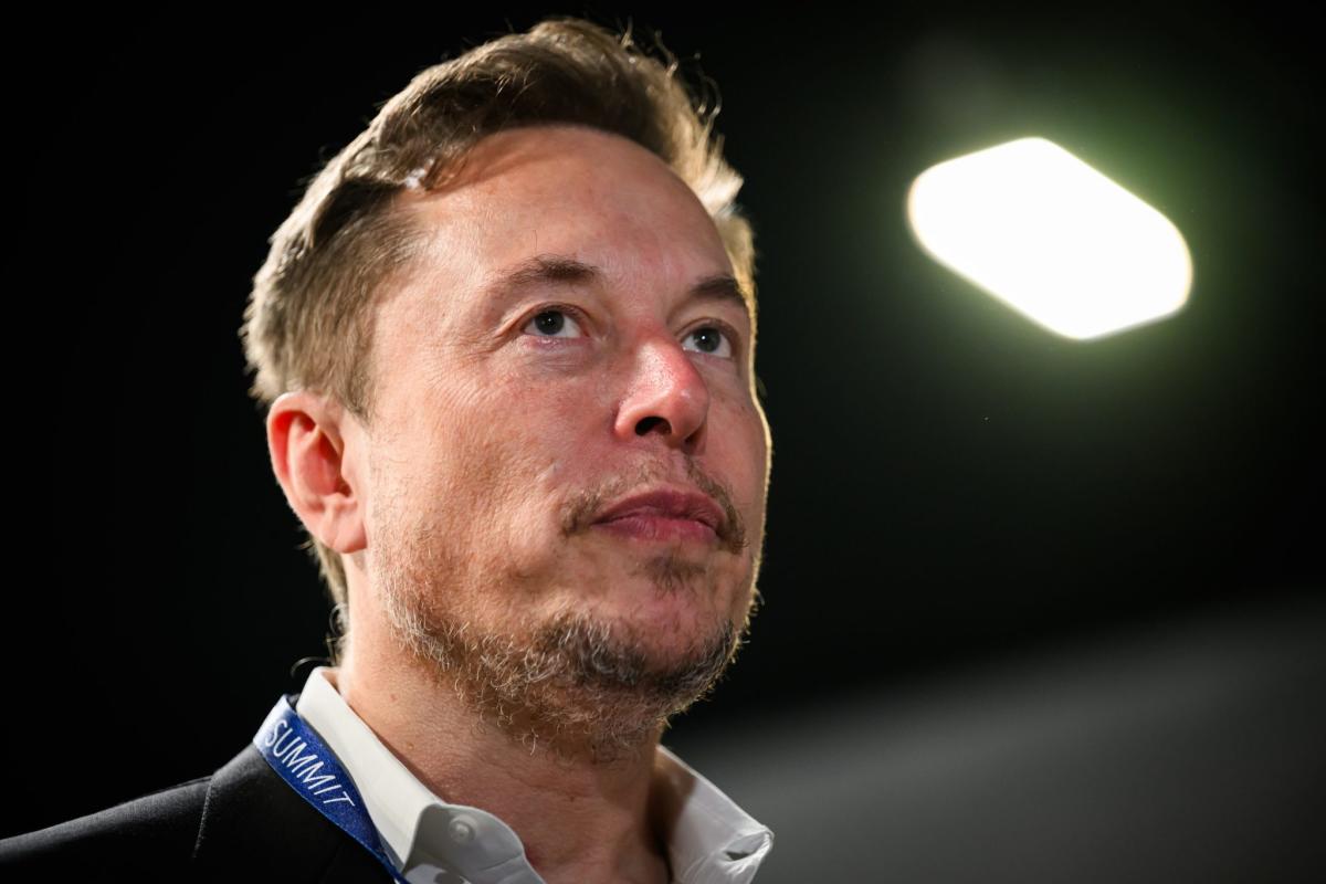 Elon Musk Threatens to Sue Microsoft After it Drops Twitter From