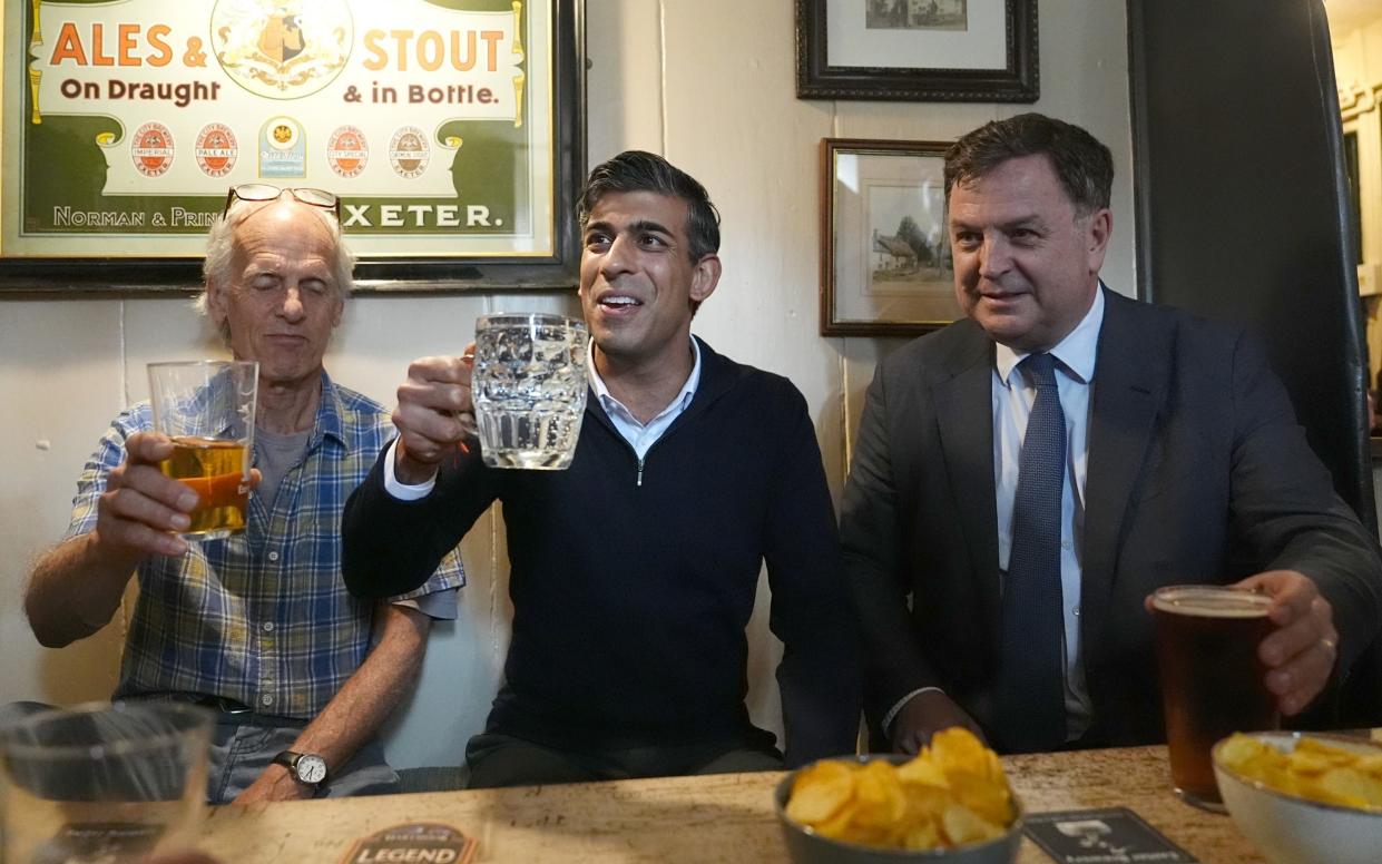 Mel Stride on the 2024 election campaign trail with Rishi Sunak in a pub in Exeter