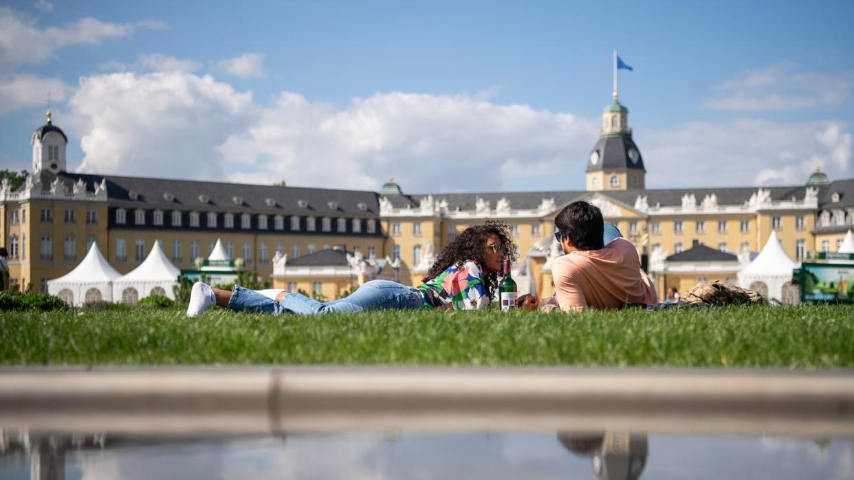 Nach den Wolkenbrüchen bringt Hoch «Ophelia» Deutschland zumindest kurzzeitig freundliches Wetter. Foto: Sebastian Gollnow