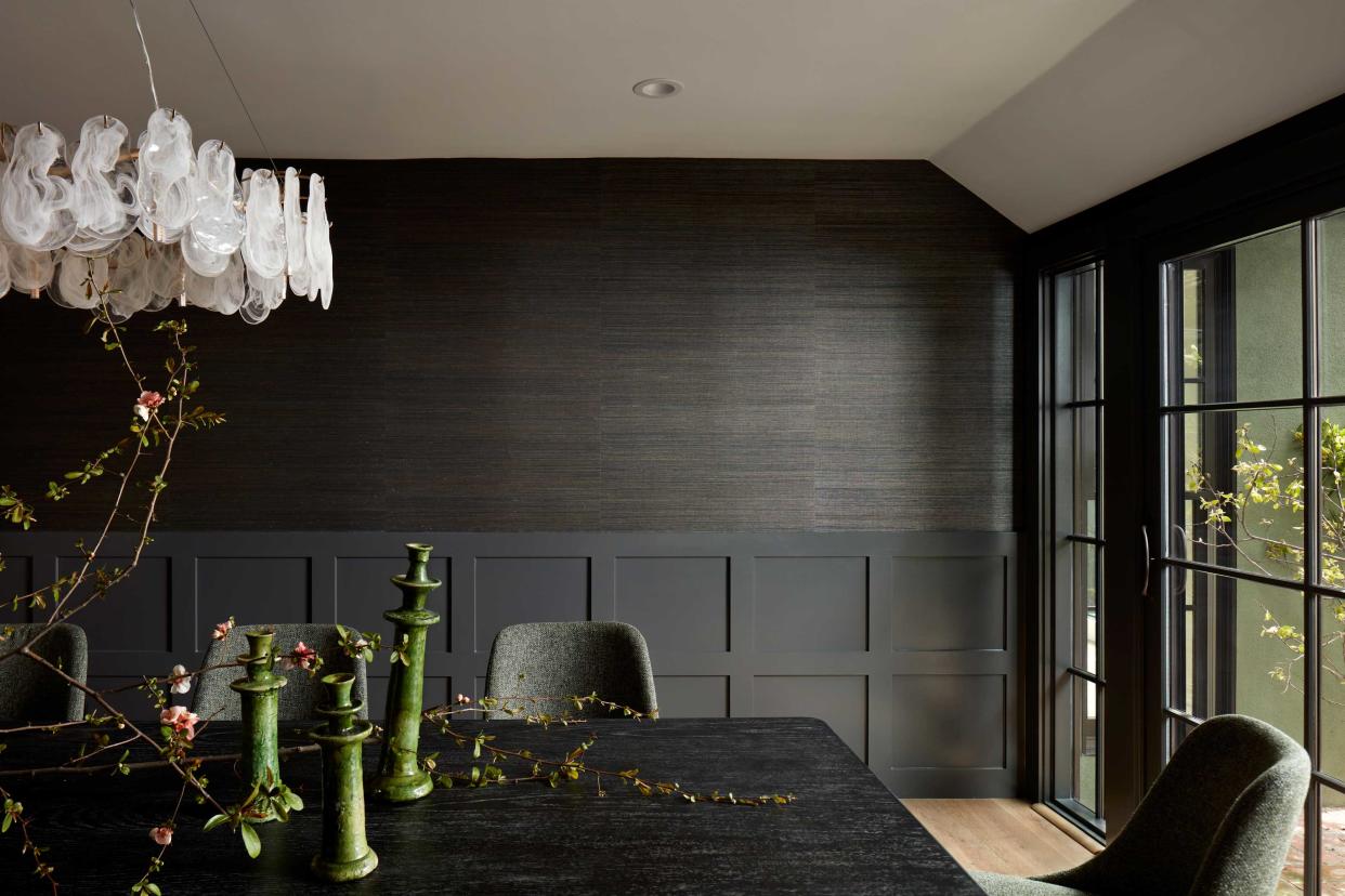  A dining room with grasscloth. 