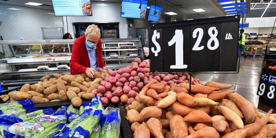 Grocery store shopper inflation