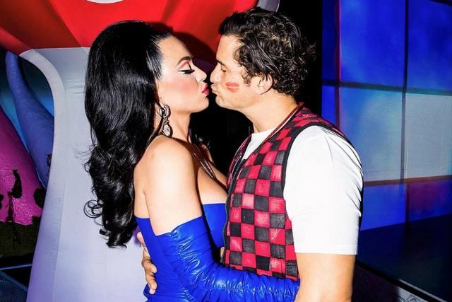 Orlando Bloom Reacts to Katy Perry's Sexy Topless Photo – See His Hilarious  Response