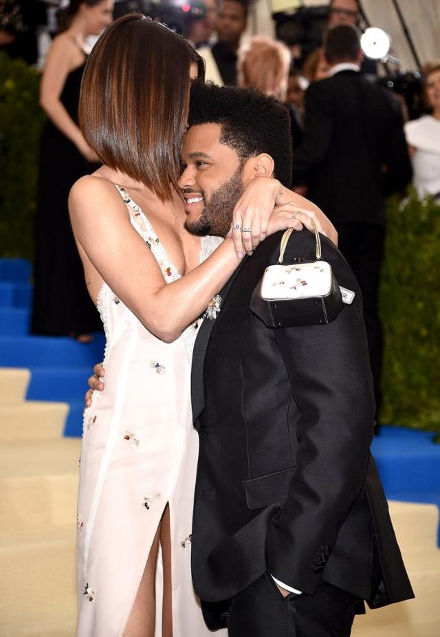 Selena Gomez And The Weeknd Make First Red Carpet Appearance At 2017 Met  Gala