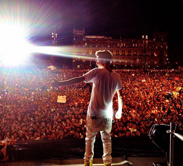 Justin Bieber Gives ‘Iconic’ Performance To 300,000 Fans