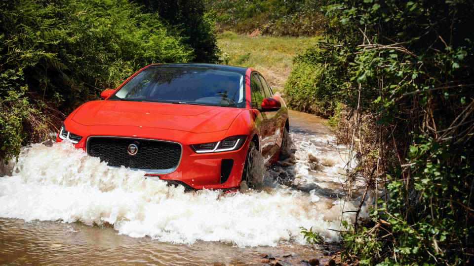 Jaguar I-PACE 榮獲德國金舵獎「全球最佳中型 SUV」