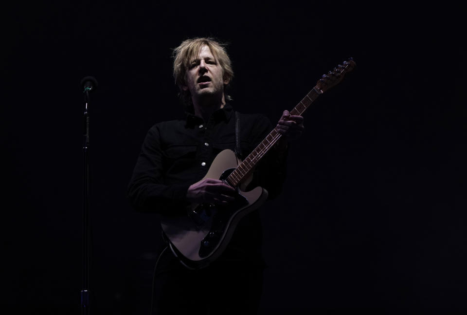 Britt Daniel de Spoon durante su concierto en el festival Corona Capital en la Ciudad de México el 19 de noviembre de 2022. (Foto AP/Eduardo Verdugo)