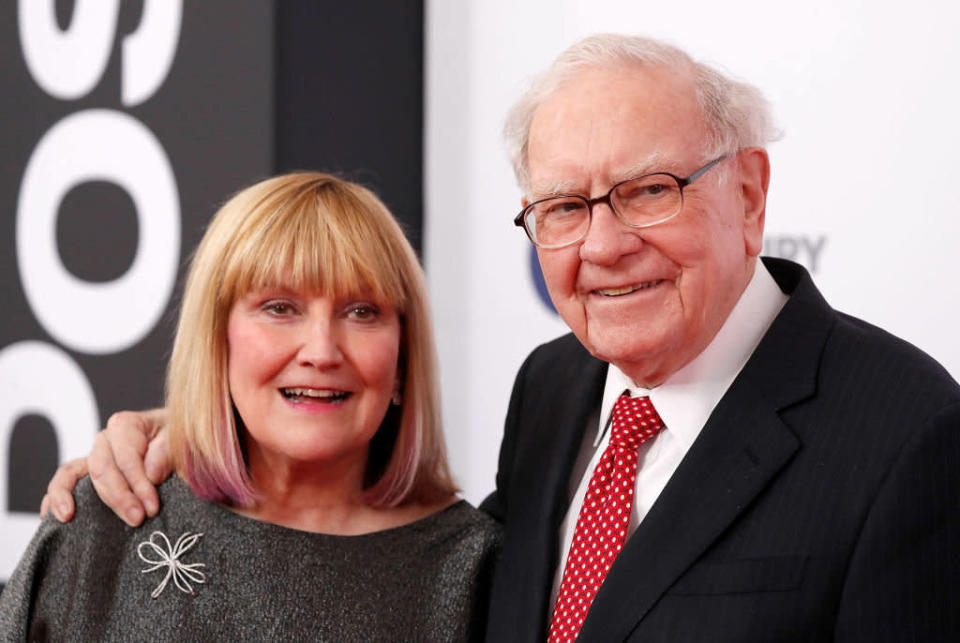 WASHINGTON, DC - DECEMBER 14: Susie Buffett and Warren Buffett arrive at "The Post" Washington, DC Premiere at The Newseum on December 14, 2017 in Washington, DC. (Photo by Paul Morigi/WireImage)