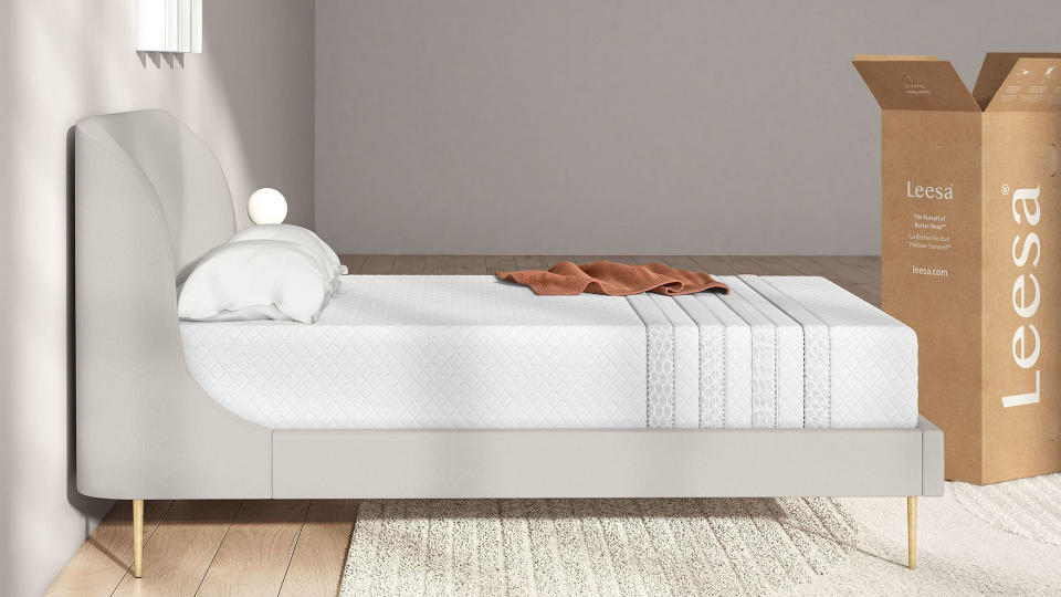 Leesa Sapira mattress