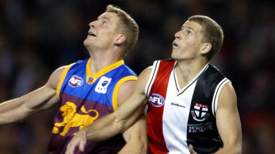 07/06/2003. Michael Voss played on brother Brett Voss. St Kilda v Brisbane Lions. Telstra Dome. DIGITAL IMAGE