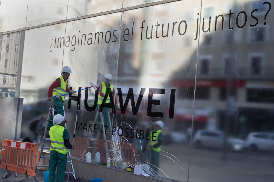 España es otro de los que se va a ver muy afectado. Aunque no llega a los niveles italianos, lo cierto es que un <strong>19% de sus ciudadanos</strong> (casi un quinto) cuentan con un móvil de HuaweI, siendo la segunda marca más vendida solo superada por Samsung. <br><br>Foto: AP Photo/Paul White