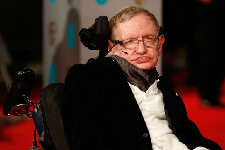 El inglés Stephen Hawking nació en Oxford, en 1942, y murió en Cambridge, en 2018