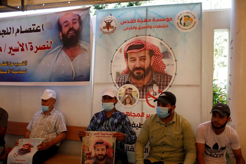 Palestinians rally to show solidarity with hunger-striking prisoner Maher Al-Akhras