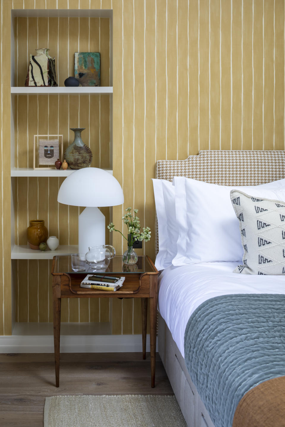 <p> &apos;Never underestimate the power of a good stripe; the linear quality of this design also adds character to this scheme,&#x2019; says Jennifer Ebert, deputy editor digital, <em>Homes &amp; Gardens</em>. &#x2018;Note how the alcoves are wallpapered, too &#x2013; this is an excellent idea that helps this wall to flow perfectly.&#x2018; </p>