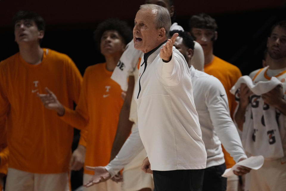 Tennessee head coach Rick Barnes yells at his players during the first half of an NCAA college basketball game against Illinois, Saturday, Dec. 9, 2023 in Knoxville, Tenn. (AP Photo/George Walker IV)