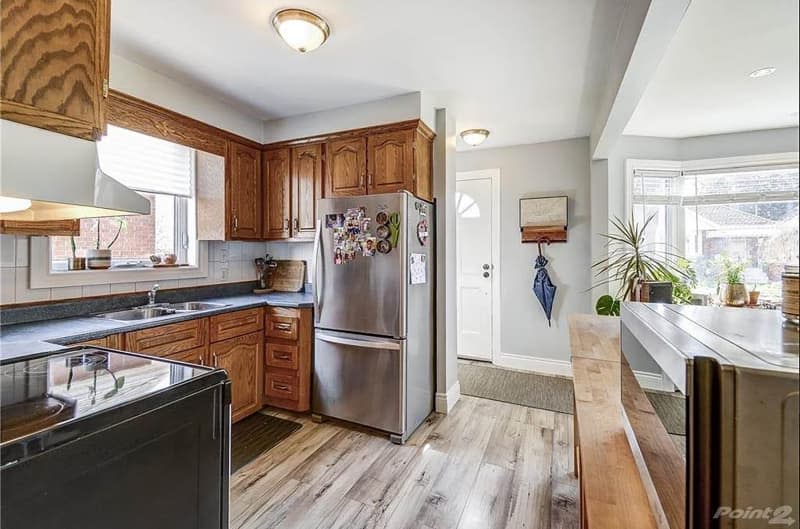 Kitchen before renovation.