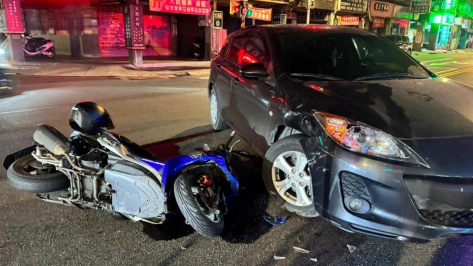 林吟蔚遇上高速公路車禍前一天，自己開車也與機車擦撞。(圖片來源 / TVBS)