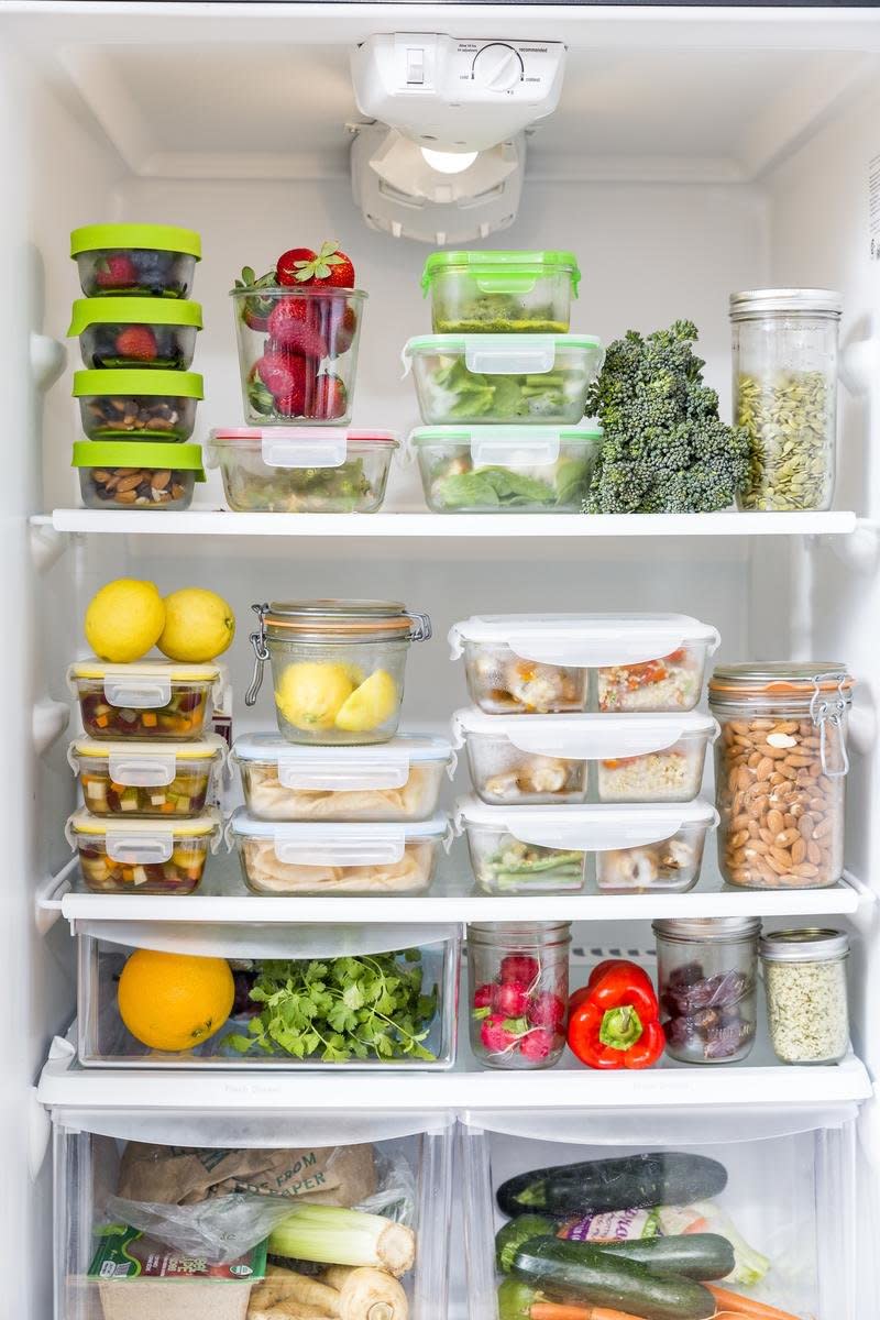 Got #mealprep goals, but not sure where to start? This practical, step-by-step meal-planning guide will help you get organized. Easy weeknight dinners, done.