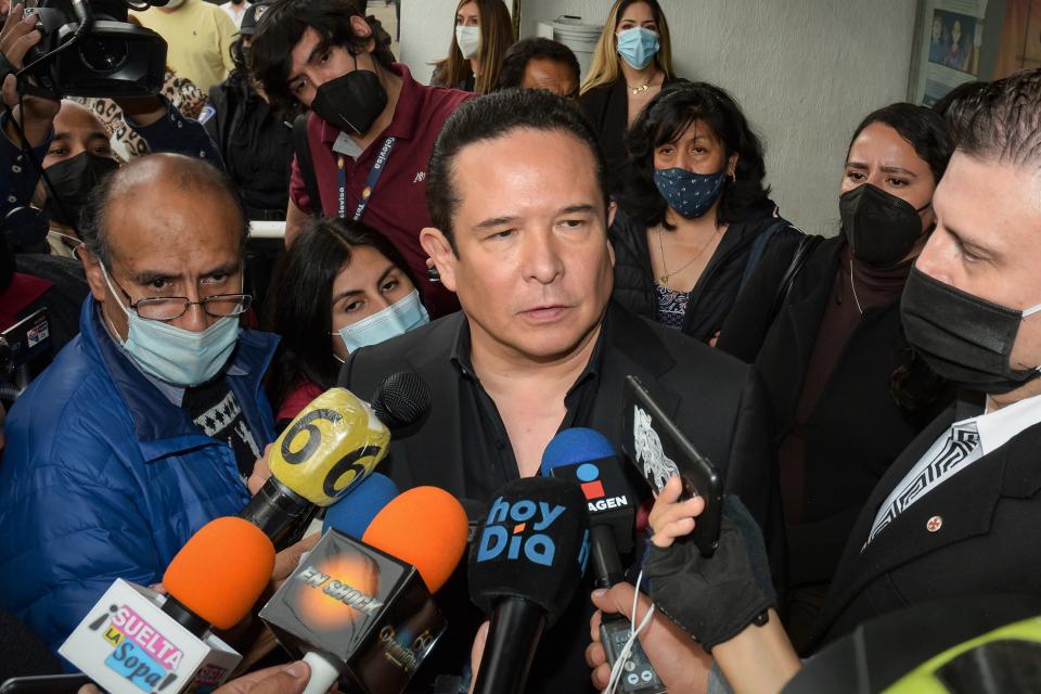 MEXICO CITY, MEXICO - MAY 13: Journalist Gustavo Adolfo Infante speaks to the media at the Guzman vs Frida Sofia case at the Mexico City Attorney's Office on May 13, 2021 in Mexico City, Mexico. (Photo by Medios y Media/Getty Images)