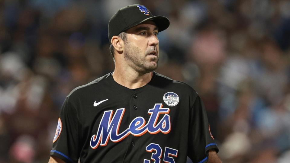 June 2, 2023;  New York City, New York, USA;  New York Mets starting pitcher Justin Verlander (35) wearing a patch honoring Lou Gehrig, who died of ALS, during the second inning against the Toronto Blue Jays at Citi Field.