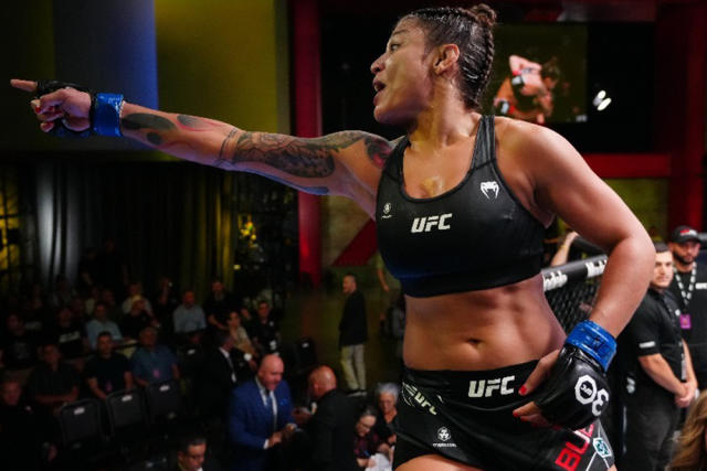 VIDEO: Mayra Bueno Silva Submits Holly Holm At UFC Fight Night In