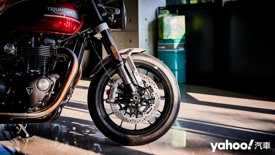 2021 Triumph Speed Triple RS、Speed Twin雙車鑑賞會！揚起最古典的街車篇章！