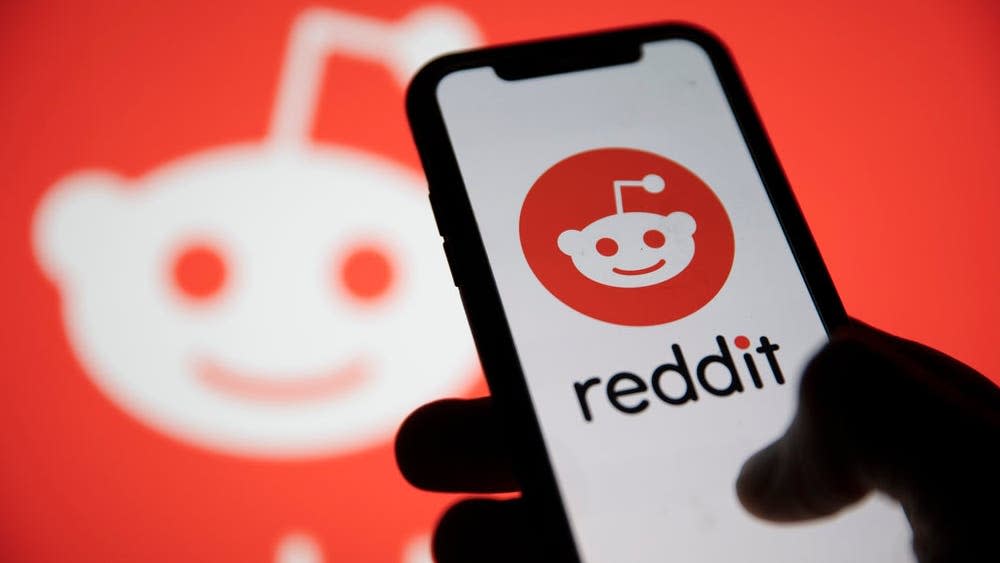 Reddit Users See An 'Inverse Moment' As Shares Pop 14% On Social Media Platform's Financial Performance