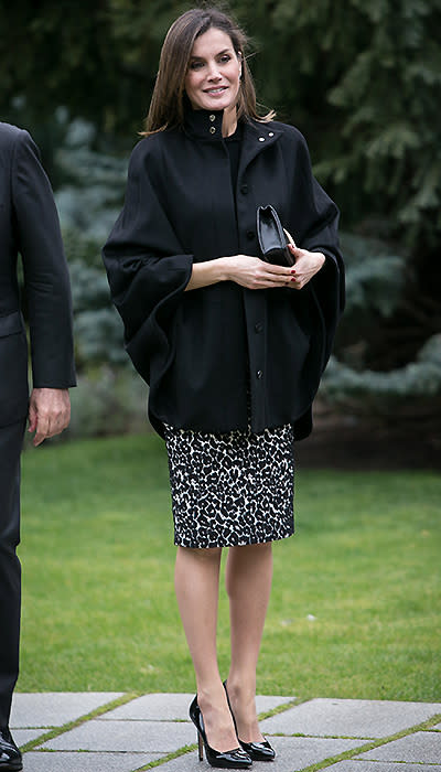 queen-letizia-leopard-print-skirt