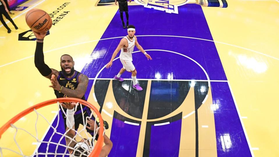 In-Season Tourament - Phoenix Suns v Los Angeles Lakers