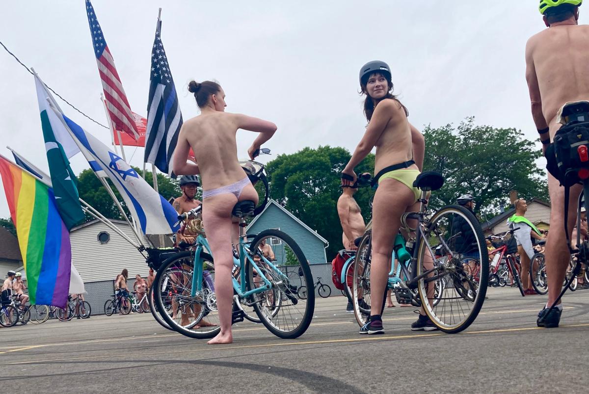Over 200 cyclists turn out for Milwaukee’s second annual World Naked Bike R...