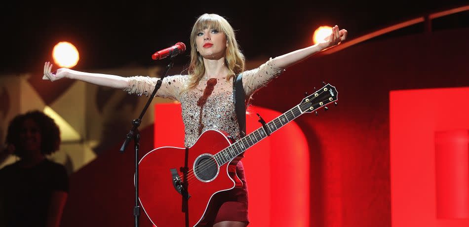 Taylor Swift performs onstage during the Z100's Jingle Ball 2012.