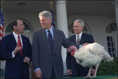 Bill_Clinton_turkey_pardon1