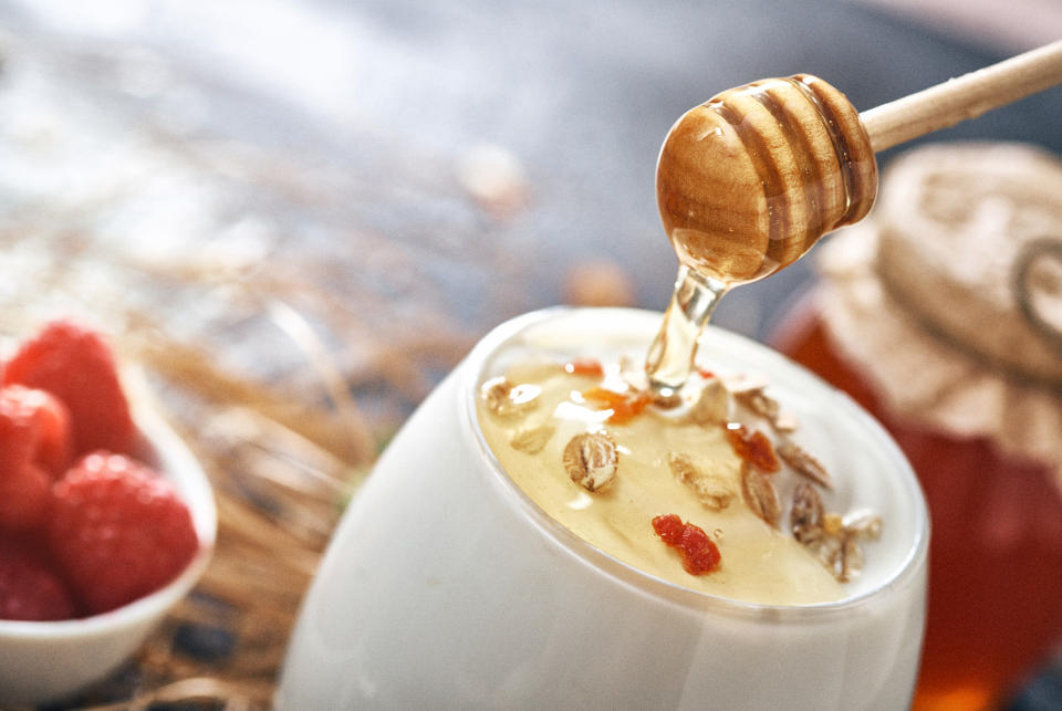 蜂蜜、乳品也是益胃生津的食材。