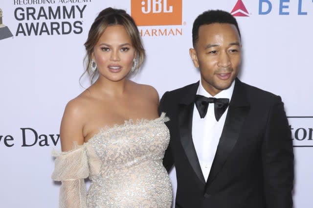 Chrissy Teigen loses baby to pregnancy complications - 10/1/20